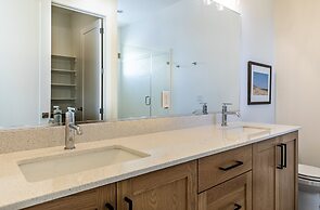 Villa #27 At Bloomington Country Club 4 Bedroom Townhouse by RedAwning