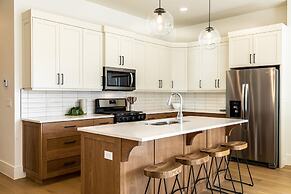 Villa #27 At Bloomington Country Club 4 Bedroom Townhouse by RedAwning