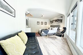 Chic, Modern Walk Anywhere @ Viking Lodge 206 1 Bedroom Condo by RedAw