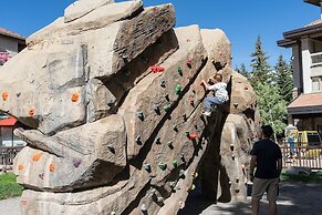 Comfy Casual Near Gondola & Main Street! @ Needle Rock 3 2 Bedroom Con