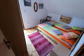 Captivating 3-bed House in Zabljak, Zminica