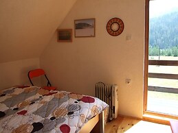 Captivating 3-bed House in Zabljak, Zminica
