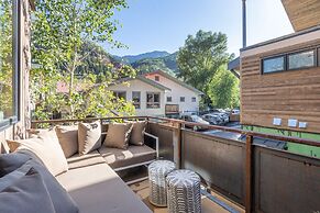 Luxury Townhome On Depot. 3 Mins Walk To Main St/gondola. Heated Garag