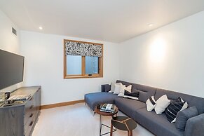 Luxury Townhome On Depot. 3 Mins Walk To Main St/gondola. Heated Garag