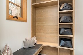 Luxury Townhome On Depot. 3 Mins Walk To Main St/gondola. Heated Garag