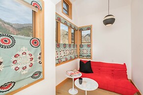 Luxury Townhome On Depot. 3 Mins Walk To Main St/gondola. Heated Garag