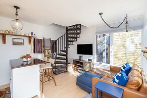 Style & Location! Steps To Gondola, Main Street, River 1 Bedroom Condo