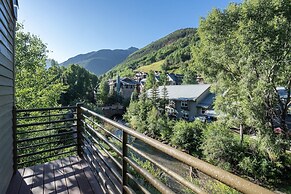 Cloud Nine! Near Chair 7, Top Floor On River + Hot Tub 1 Bedroom Condo