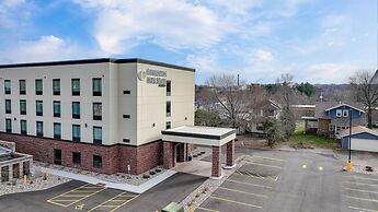 Cobblestone Hotel & Suites - Central Wisconsin Airport