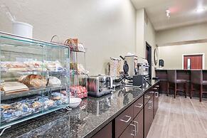 Cobblestone Hotel & Suites - Central Wisconsin Airport