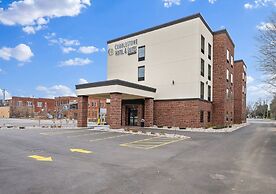 Cobblestone Hotel & Suites - Central Wisconsin Airport