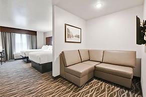 Cobblestone Hotel & Suites - Central Wisconsin Airport