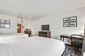 Cobblestone Hotel & Suites - Central Wisconsin Airport