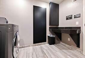 Cobblestone Hotel & Suites - Central Wisconsin Airport