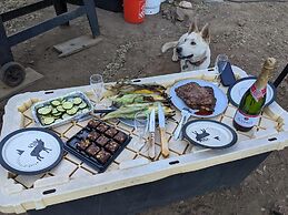 Off-grid 1-bed Cabin in Yokuts Valley