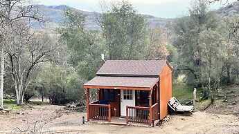Off-grid 1-bed Cabin in Yokuts Valley