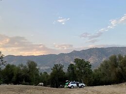 Off-grid 1-bed Cabin in Yokuts Valley