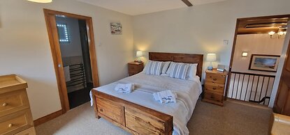 Beautiful 6-bed Dog Friendly Cottage in Heacham