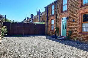 Beautiful 6-bed Dog Friendly Cottage in Heacham