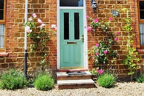 Beautiful 6-bed Dog Friendly Cottage in Heacham