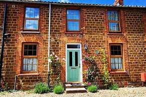 Beautiful 6-bed Dog Friendly Cottage in Heacham