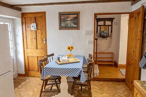 Beautiful 6-bed Dog Friendly Cottage in Heacham