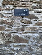 Newly Refurbished 7-bed Cottage in Polruan, Fowey