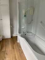 Newly Refurbished 7-bed Cottage in Polruan, Fowey