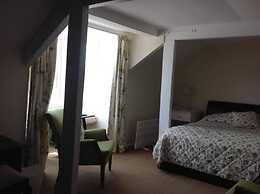 Newly Refurbished 7-bed Cottage in Polruan, Fowey