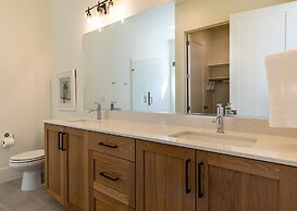 Villa #28 At Bloomington Country Club 4 Bedroom Townhouse by RedAwning