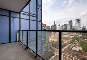 George St - Modern Suite w Balcony View