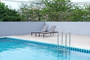 lucky Elephant Hotel