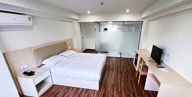 lucky Elephant Hotel