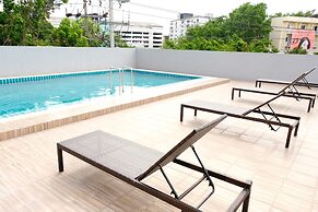 lucky Elephant Hotel