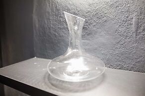 Modern Industrial Apt In Neos Kosmos