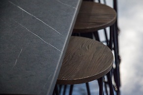 Modern Industrial Apt In Neos Kosmos