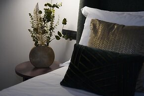 Castel Sant Angelo Luxury Rooms & Tour