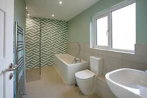 Unique 5BD Farm House Perfect for Relaxing