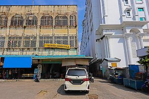 OYO 92248 Kurnia ShangrilaNearNagoya Hill Shopping Mall