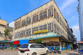 OYO 92248 Kurnia ShangrilaNearNagoya Hill Shopping Mall