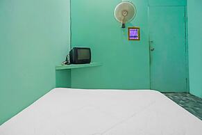 OYO 92248 Kurnia ShangrilaNearNagoya Hill Shopping Mall