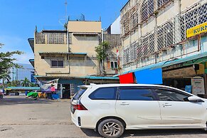 OYO 92248 Kurnia ShangrilaNearNagoya Hill Shopping Mall