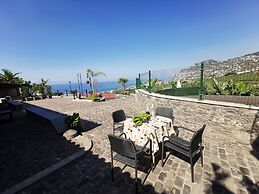 Villa Nova Madeira no Funchal Casa A e B