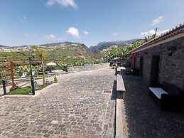 Villa Nova Madeira no Funchal Casa A e B