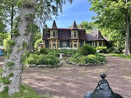 Belle View Manor Inn