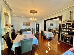 Belle View Manor Inn