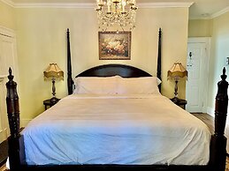 Belle View Manor Inn