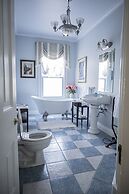 Belle View Manor Inn