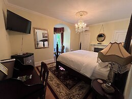 Belle View Manor Inn