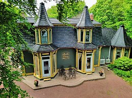 Belle View Manor Inn